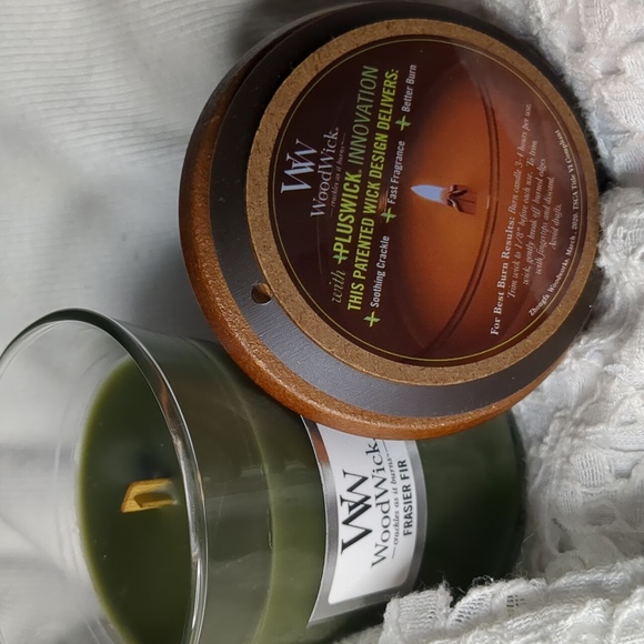 Woodwick Other - WoodWick Fraser Fir Mini Scented Candle with patented wood wick
